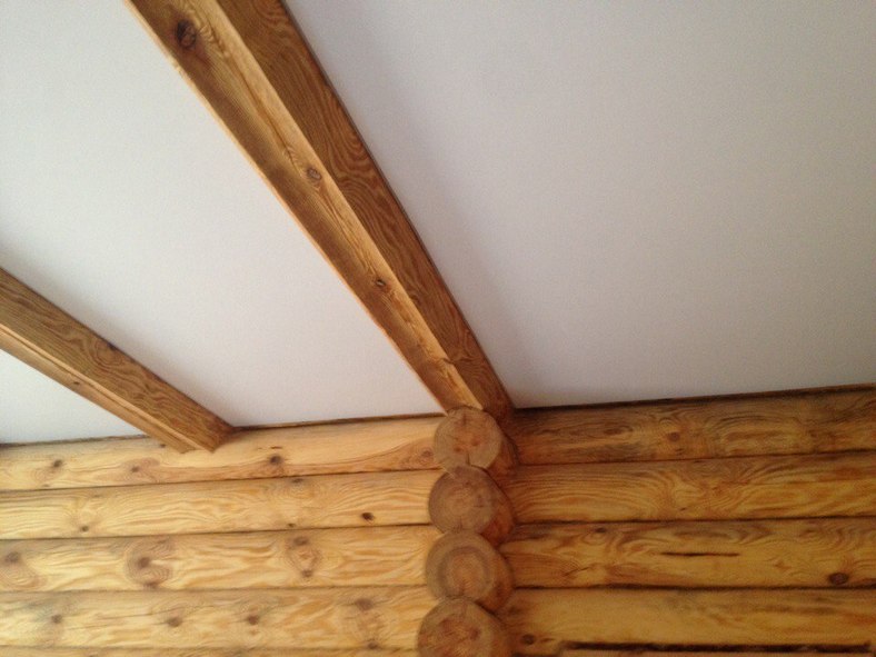 натяжные потолки в деревяной даче