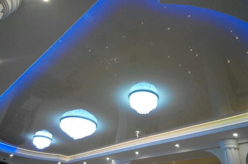 LED подсветка на натяжном потолке